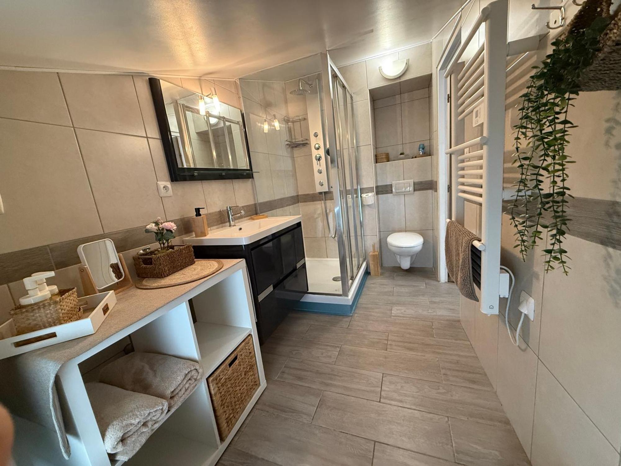 Apartamento Au Calme, Confortable Avec Terrasse Le Pouzin