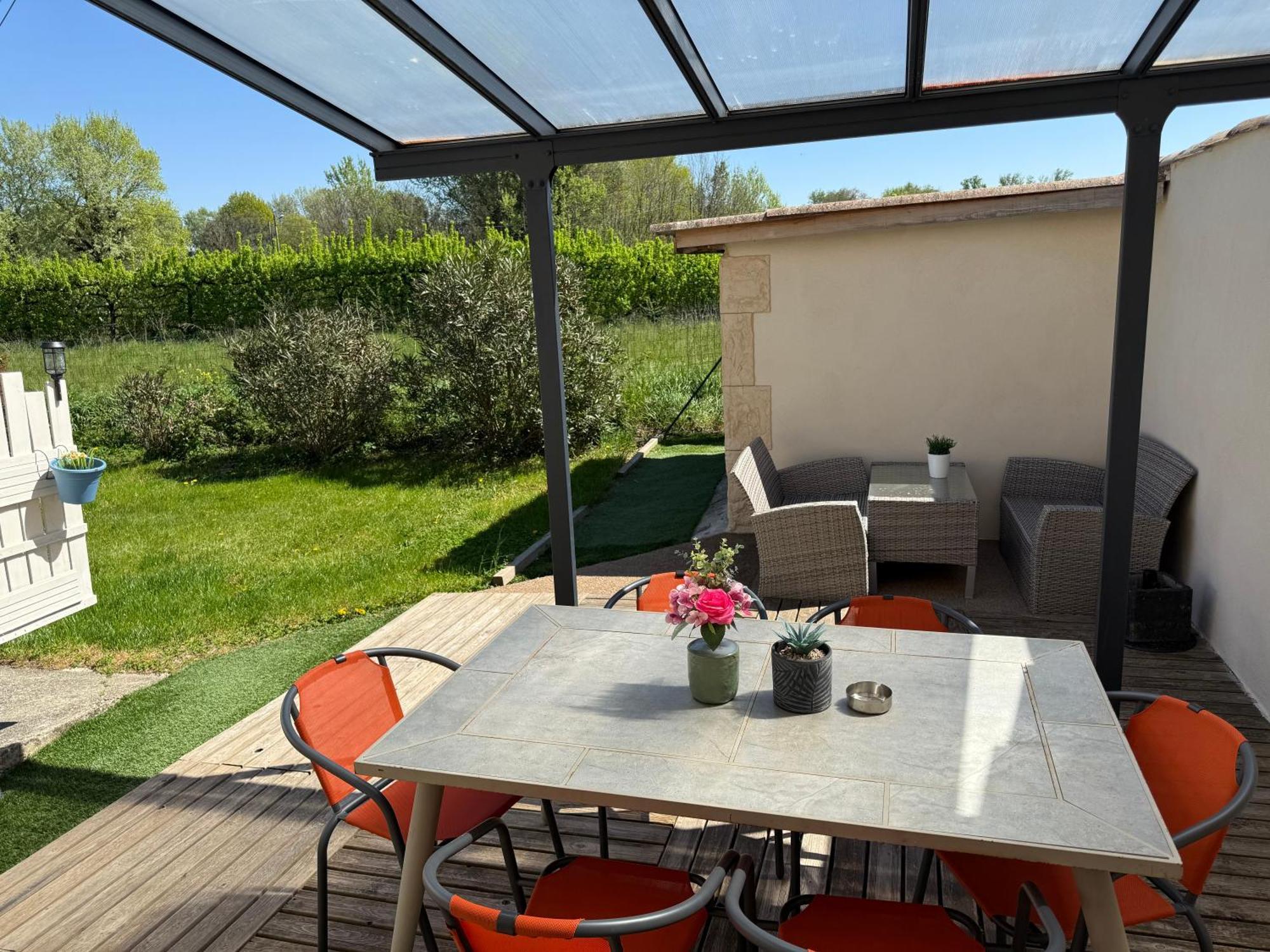 Au Calme, Confortable Avec Terrasse Appartement
